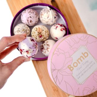 Set cadou sare de baie 7 arome Floral Fantasy, Bomb Cosmetics