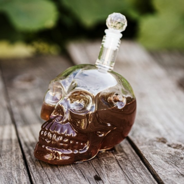 Sticla Craniu cu glont, 700 ml