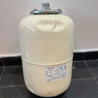 PRODUS RESIGILAT SAU USOR LOVIT DAR IN PERFECTA STARE DE FUNCTIONARE !!! Vas expansiune solar Fornello 24 litri vertical culoare ivory presiune maxima 10 bar membrana EPDM